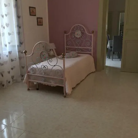 Apartman Donna Checchina Cefalù